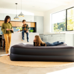 INTEX Надувной матрас “Velur Pillow” 152x203x42 см с подголовником, встр.нас. 220В, до 272кг — изображение 12
