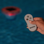 Bestway Плавающий светодиодный диспенсер для таблеток на солнечной батарее SolarGlow, 7,6 см — изображение 7