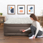 Bestway Надувной матрас со встроенным электронасосом 220 V,  203x152x51 см — изображение 8