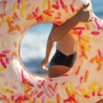 INTEX Надувной круг "Пончик - сердце", 94x89x25 см, до 80 кг, 9+ — изображение 3